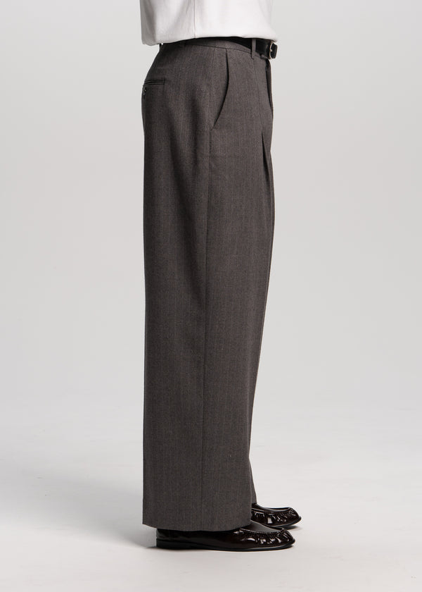 wide leg pleated trousers