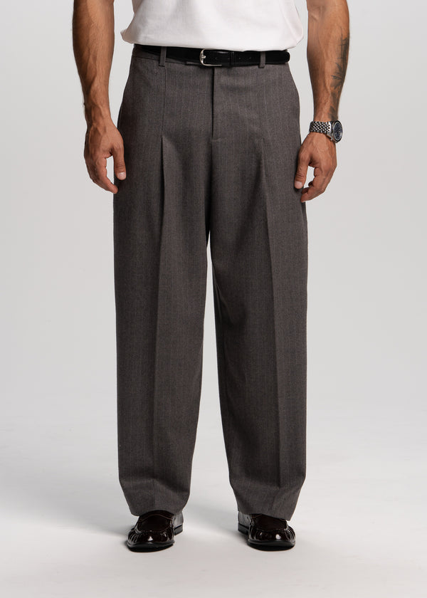 wide leg pleated trousers