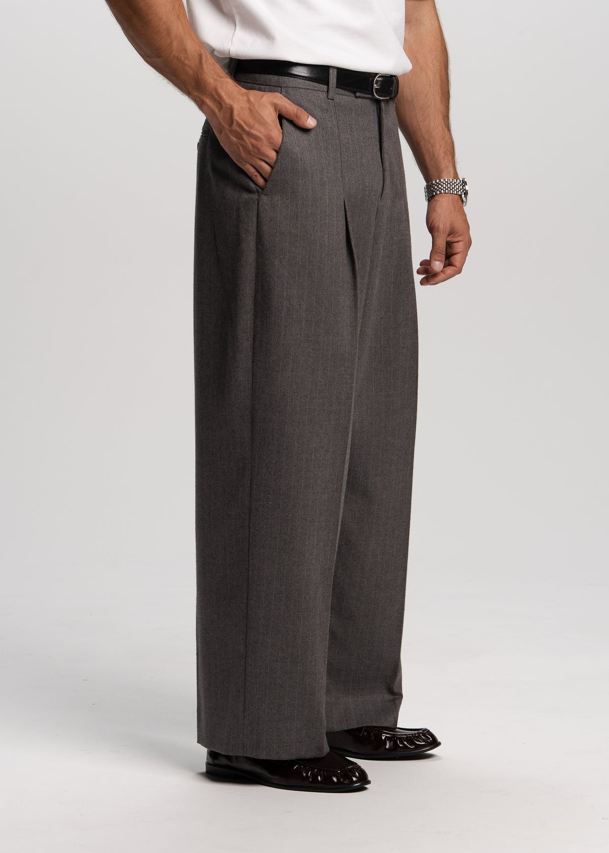 wide leg pleated trousers